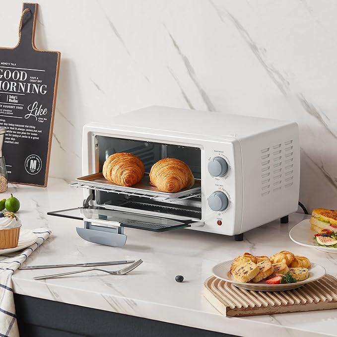 COMFEE' Countertop Oven, Small Toaster Oven Combo 4 slice, Mini Oven for 9" Pizza, Compact Oven, Bake, Broil, 950W, White, CTO-E101A(WH)