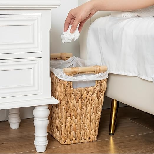Wicker Trash Can Waste Basket for Bathroom, Bedroom, Water Hyacinth Woven Trash Can Rattan Boho Decorative Farmhouse Bathroom Home Office Powder Room Living Room Wicker Trash Basket(5 Gallons)