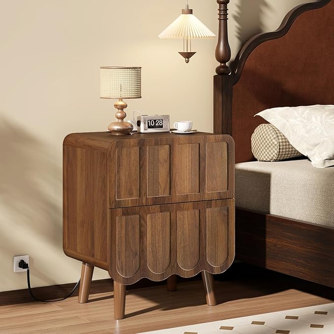 LYNCOHOME Nightstand with Charging Station, 18.9 inch Wide End Table with 2 Drawers, Modern Wood Bedside Table Mid Century Modern Night Stand for Bedroom (Rustic Brown)