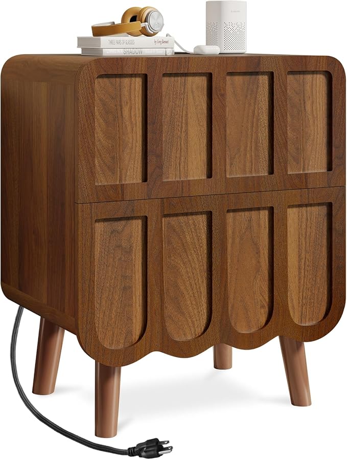 LYNCOHOME Nightstand with Charging Station, 18.9 inch Wide End Table with 2 Drawers, Modern Wood Bedside Table Mid Century Modern Night Stand for Bedroom (Rustic Brown)