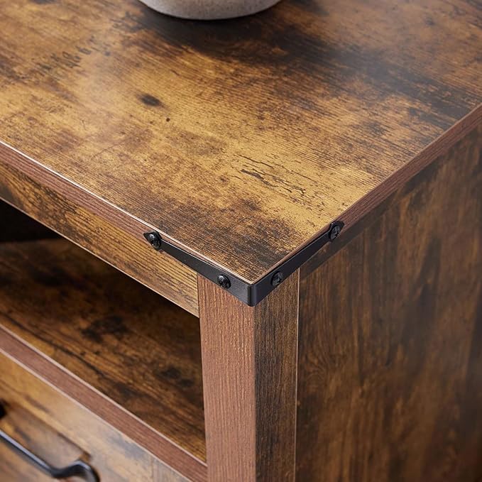 Farmhouse Nightstand with 2 Storage Drawers, Brown Wood Bedside Table, Sturdy End Table with Shelf for Bedroom, Dorm, Living Room, Brown