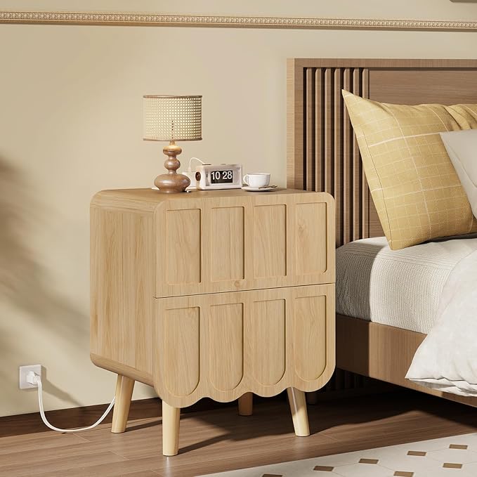 LYNCOHOME Nightstand with Charging Station, 18.9 inch Wide End Table with 2 Drawers, Modern Wood Bedside Table Mid Century Modern Night Stand for Bedroom (Natural)