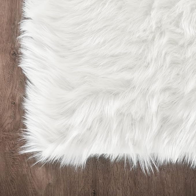 Latepis Large Area Rugs 6.7x10 Big White Faux Sheepskin Fur Rug for Living Room Washable Fluffy Rug for Bedroom High Pile Plush Shaggy Rugs Home Décor Rectangle