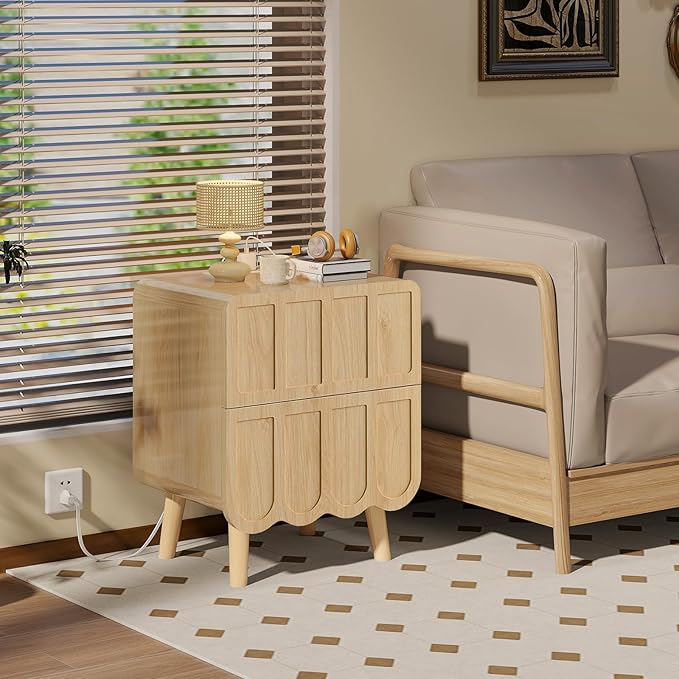 LYNCOHOME Nightstand with Charging Station, 18.9 inch Wide End Table with 2 Drawers, Modern Wood Bedside Table Mid Century Modern Night Stand for Bedroom (Natural)