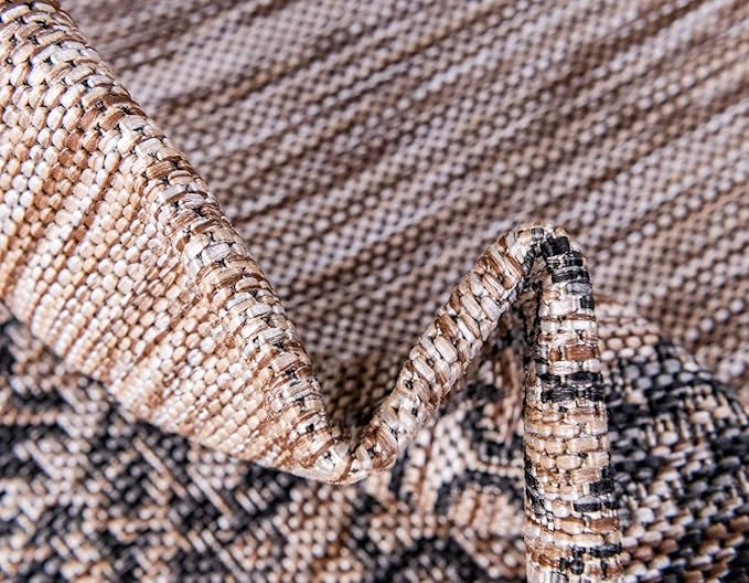Unique Loom Outdoor Traditional Collection Area Rug - Antique (4' 1" x 6' 1" Rectangle, Beige/ Black)
