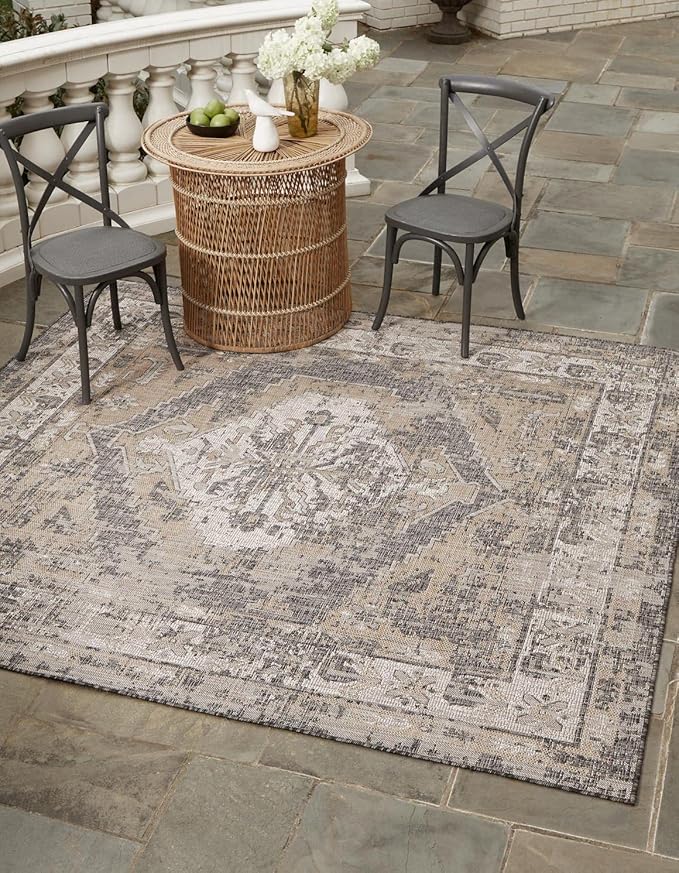 Unique Loom Outdoor Traditional Collection Area Rug - Valeria (5' 3" Square, Charcoal/ Natural)