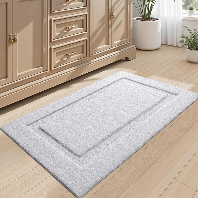 LUMI Ultra Soft Bathroom Rugs Non Slip with Rubber Backing, Absorbent Washable Bath Mat Quick Dry, Upgraded Premium Microfiber Plush Carpet for Bathtub and Shower Floor, White, 17x30
