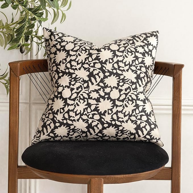 Foindtower Set of 2 Decorative Neutral Floral Throw Pillow Covers Accent Farmhouse Cushion Covers Boho Vintage Pillowcase for Couch Sofa Bedroom Living Room Home Decor Outdoor20×20 Inch,Black