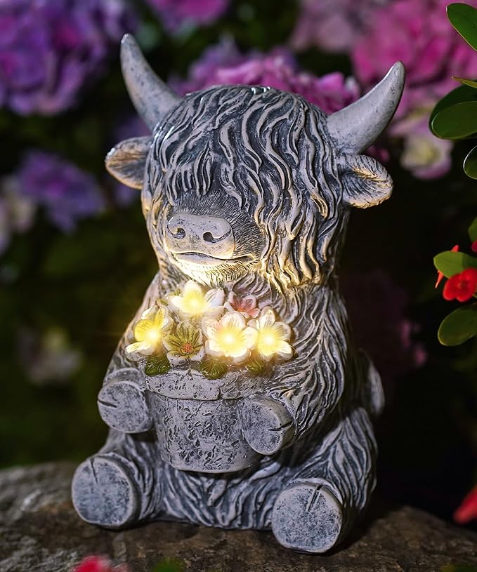 Nacome Solar Garden Highland Cow Holding Succulent Planter with LED Lights Outdoor Decor for Outside Yard Patio Balcony Porch Decorations - Birthday Gifts Mom Grandma Women(Grey)