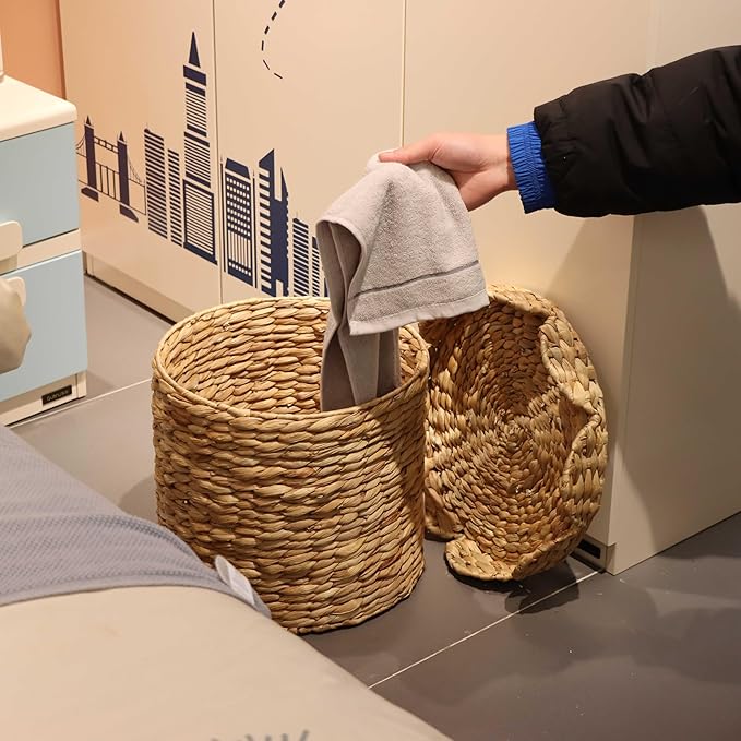Vintage Woven Storage Basket with Scalloped Lid - Handwoven Water Hyacinth Laundry Hamper for Clothes, Blankets, Toys Organizing - Natural Wicker Basket with Lid (Small Round)