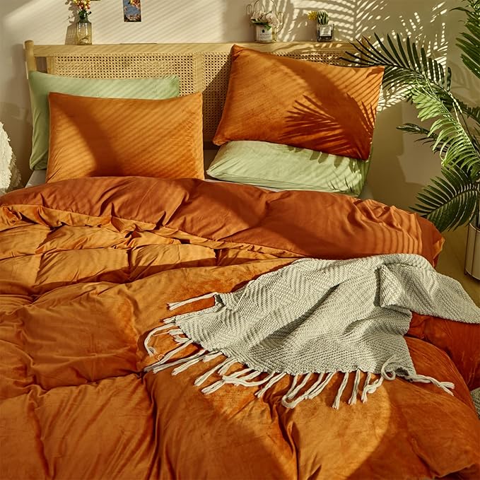 Burnt Orange Velvet Comforter Set Queen – 3-Piece Luxuriously Solid Soft Plush Bedding Set Cozy Fluffy Quilt with 2 Pillowcases Stylish All-Season Warm Comforter