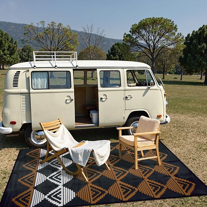Beeiva Waterproof Outdoor Rug 6x9, Reversible Plastic Straw Rug for Camping, Modern Geometric Large Outside Patio Mat Outdoor Rugs for Porch, Deck, Backyard, Balcony, Picnic - Black & Brown