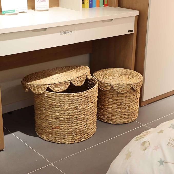 Vintage Woven Storage Basket with Scalloped Lid - Handwoven Water Hyacinth Laundry Hamper for Clothes, Blankets, Toys Organizing - Natural Wicker Basket with Lid (Small Round)
