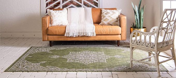 Unique Loom Outdoor Traditional Collection Area Rug - Antique (4' 1" x 6' 1" Rectangle, Green/ Gray)