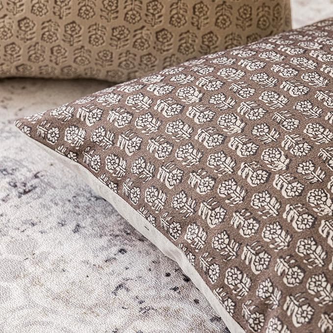 Foindtower Set of 2 Decorative Vintage Floral Print Throw Pillow Covers Neutral Modern Farmhouse Cushion Covers Boho Home Decor for Sofa Couch Chair Bedroom Living Room Outdoor,20×20 Inch,Brown