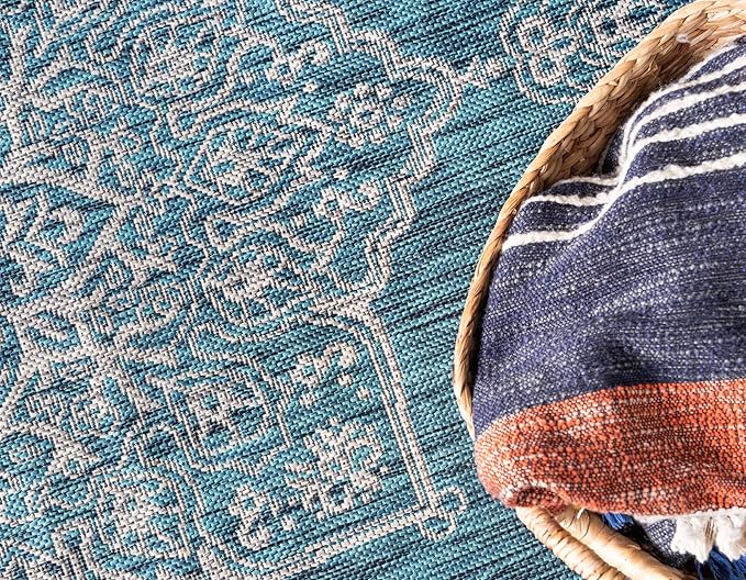 Unique Loom Outdoor Traditional Collection Area Rug - Antique (5' 1" x 8' Rectangle, Teal/ Gray)