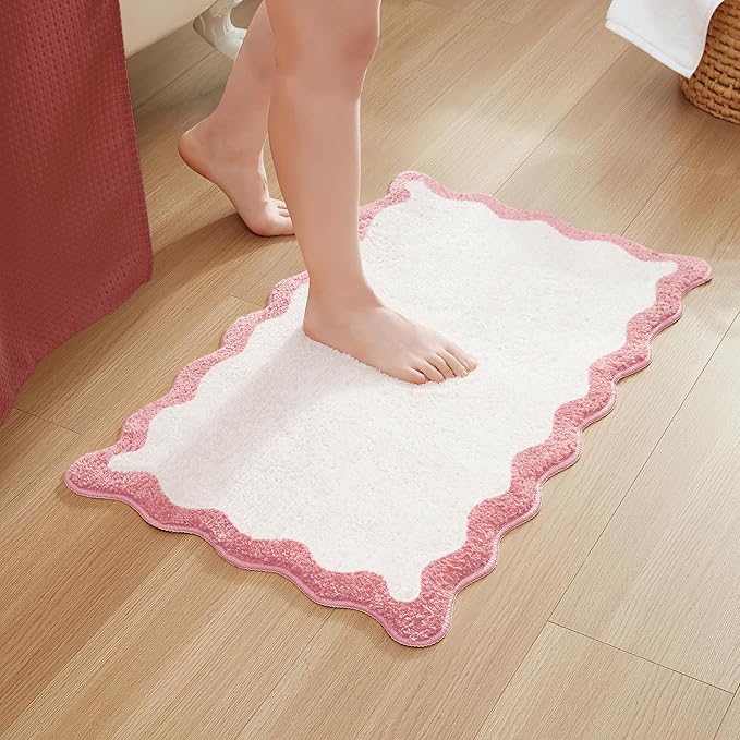 MONDAY MOOSE Bath Mat with Scalloped Wavy Ripple Design, Microfiber Absorbent Non Slip Tufted Rug for Floor, Shower or Kitchen (20x32 inch, Pink)