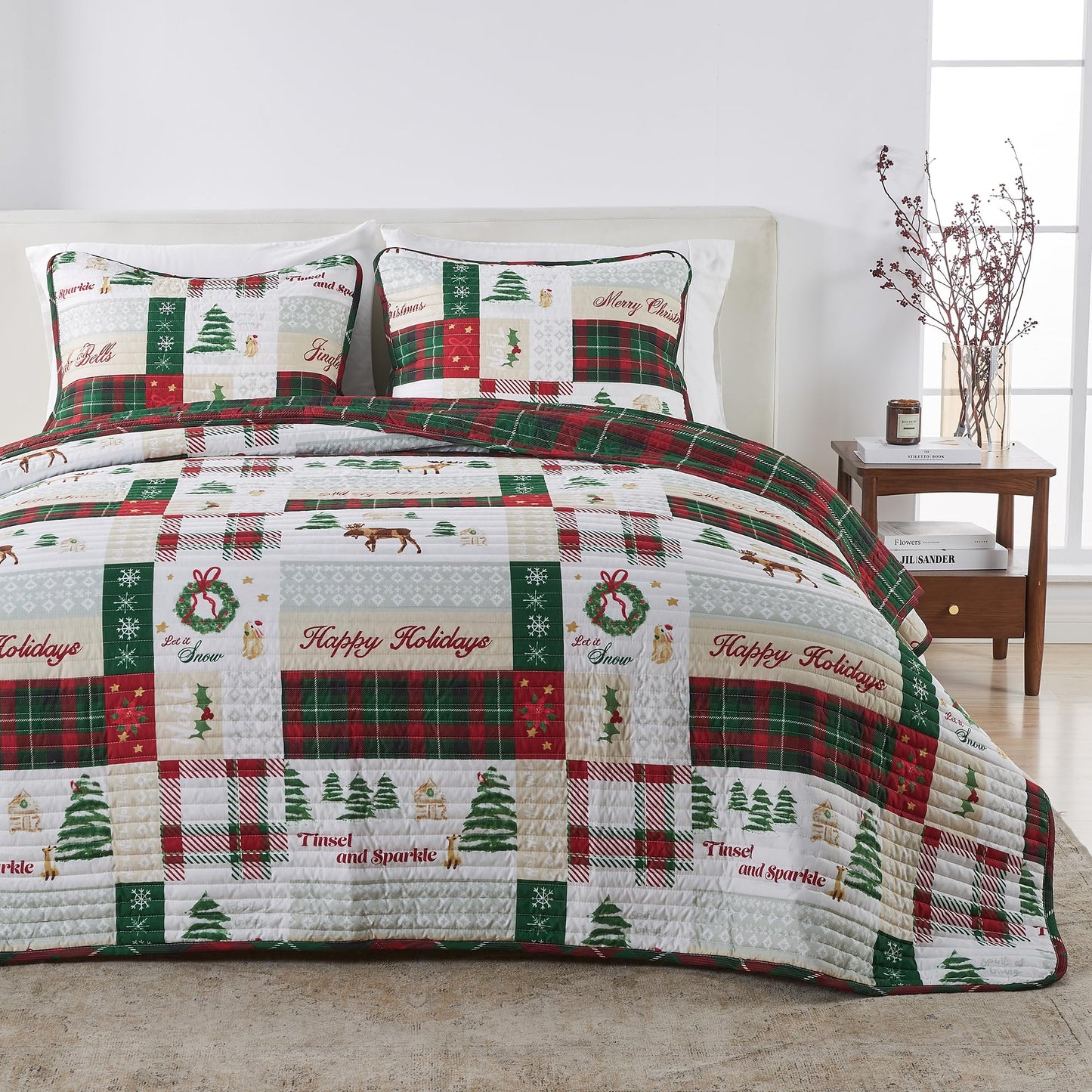 Great Bay Home King Size Christmas Quilt Set with Shams - Vibrant, Cheerful, Christmas Prints - Reversible Holiday Seasonal Bedspread with Matching Shams (King/California King, Holiday Patchwork)