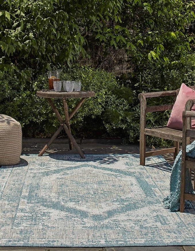 Unique Loom Outdoor Traditional Collection Area Rug - Valeria (7' 10" x 11' Rectangle, Aqua/ Ivory)