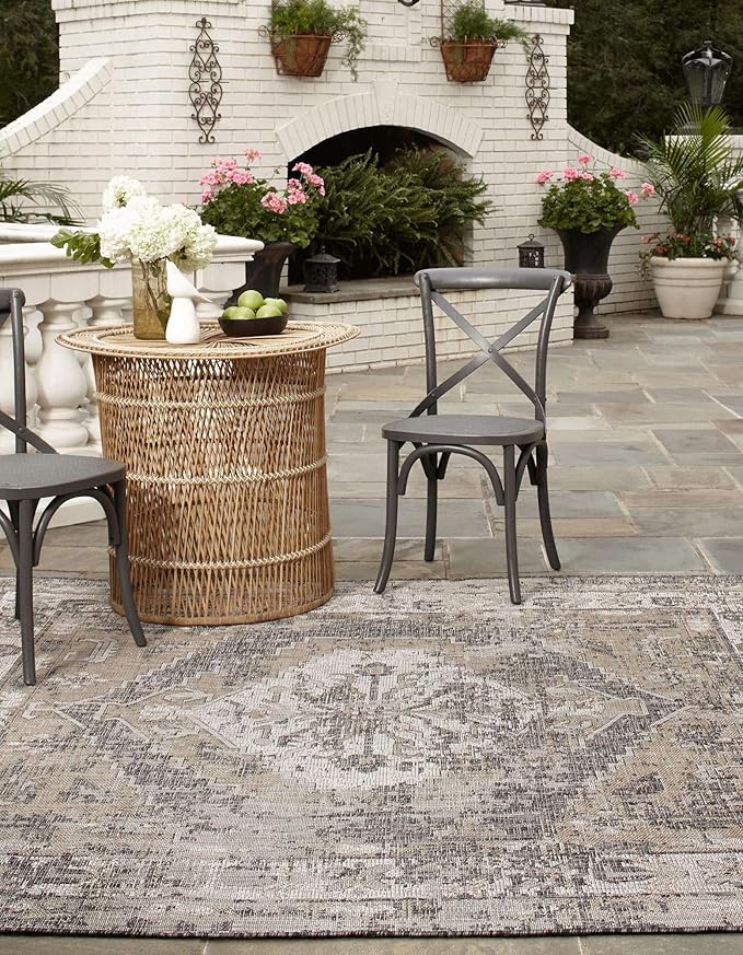 Unique Loom Outdoor Traditional Collection Area Rug - Valeria (5' 3" Square, Charcoal/ Natural)