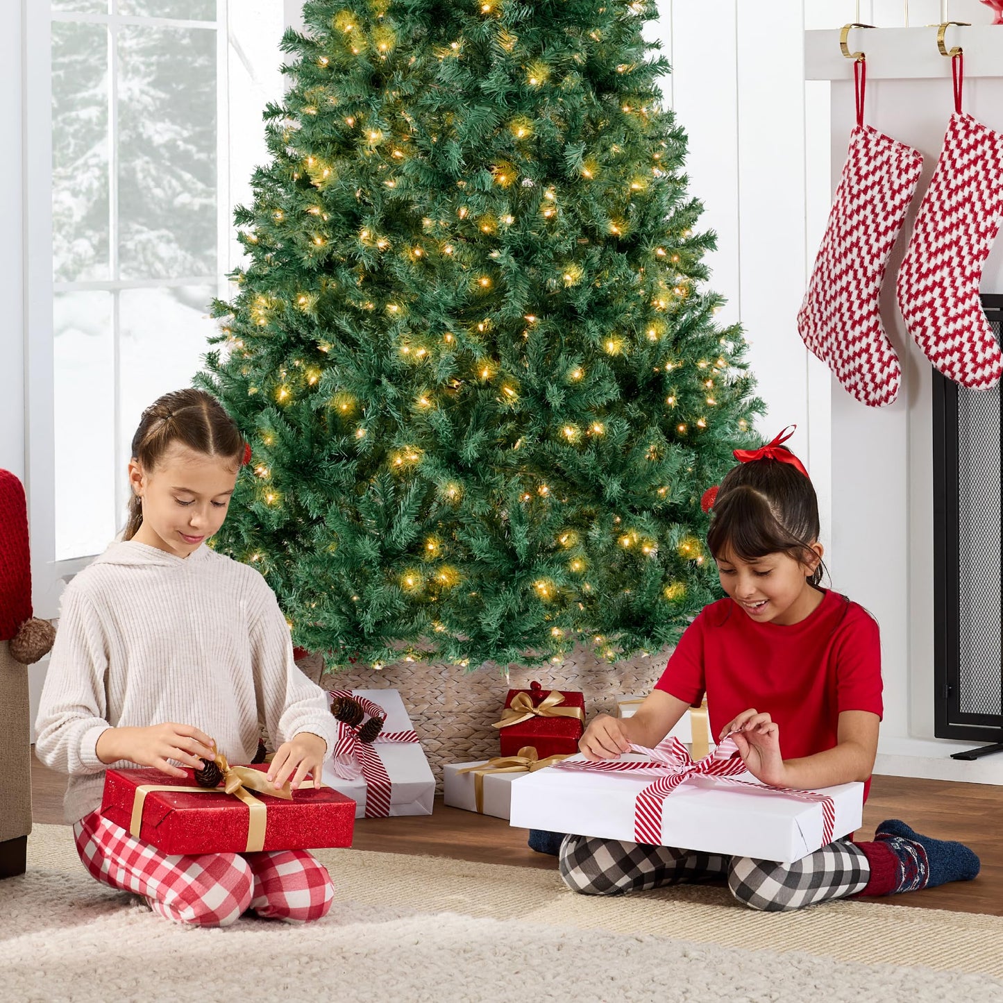 Best Choice Products 6ft Pre-Lit Christmas Tree Premium Hinged Artificial Pine Lighted Holiday Tree for Home, Office w/ 1,000 Branch Tips, 250 Lights, Metal Hinges, Foldable Base
