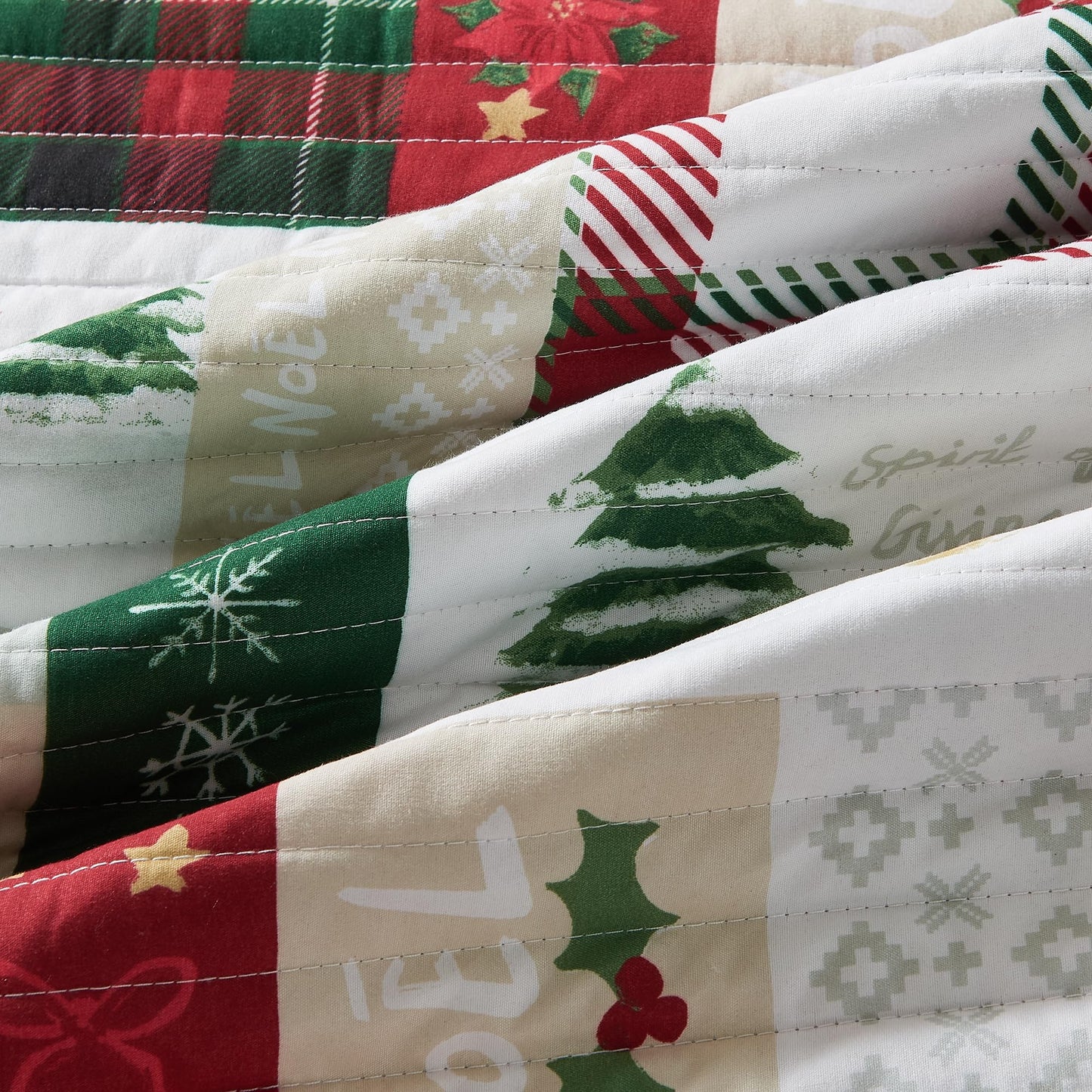 Great Bay Home Full/Queen Size Christmas Quilt Set with Shams - Vibrant, Cheerful, Christmas Prints - Reversible Holiday Seasonal Bedspread with Matching Shams (Full/Queen, Holiday Patchwork)