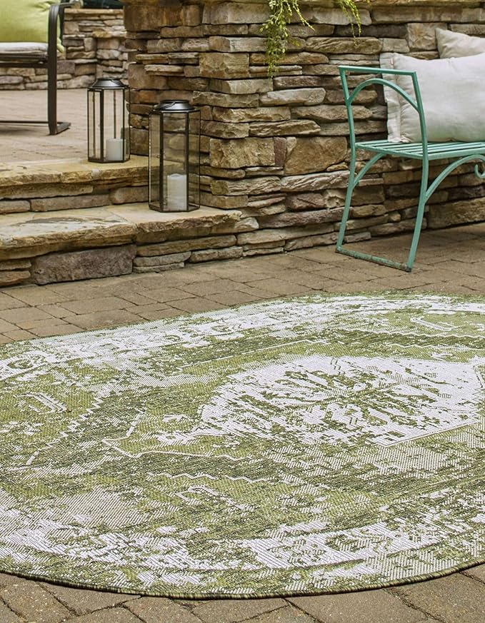 Unique Loom Outdoor Traditional Collection Area Rug - Valeria (5' 3" x 7' 10" Oval, Green/ Light Green)